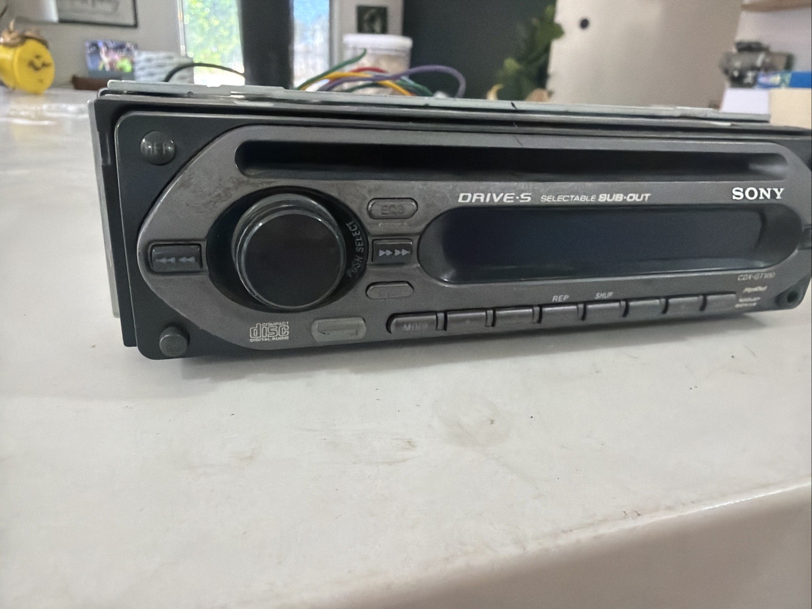 Sony CDX-GT100 XPlod In Dash Receiver Car Deck AM/FM Radio & CD**FAST SHIPPING**