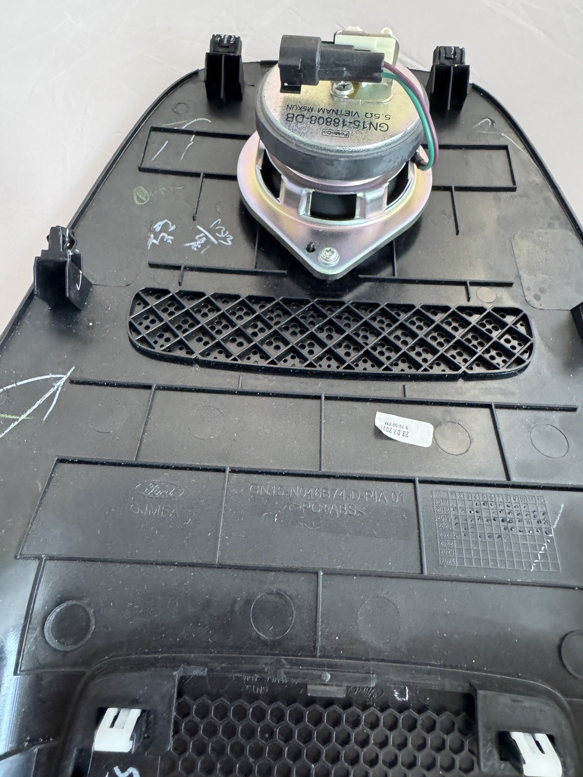 Ford EcoSport 2018 2019 2020 Centrer Trim Dash Cover with Speaker GN15N046B74DB