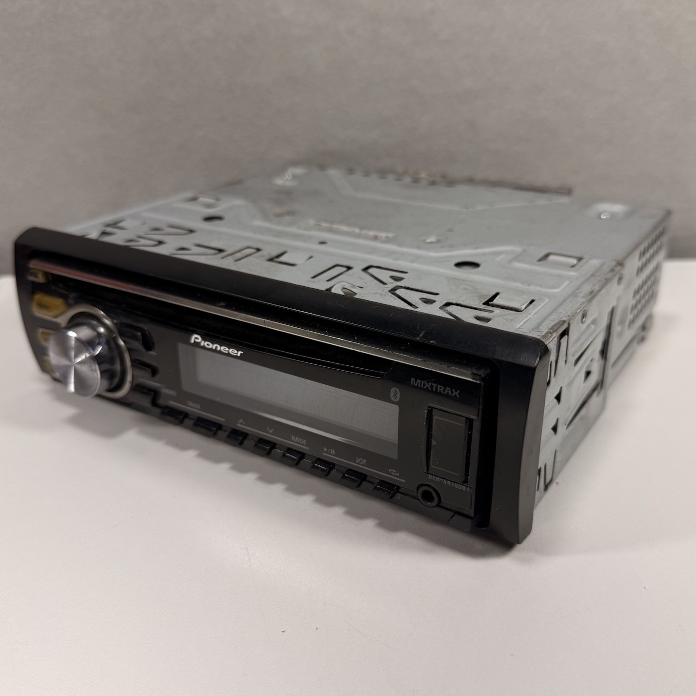 Pioneer DEH-X4700BT MIXTRAX Bluetooth CD Car Stereo Radio Parts Repair Untested