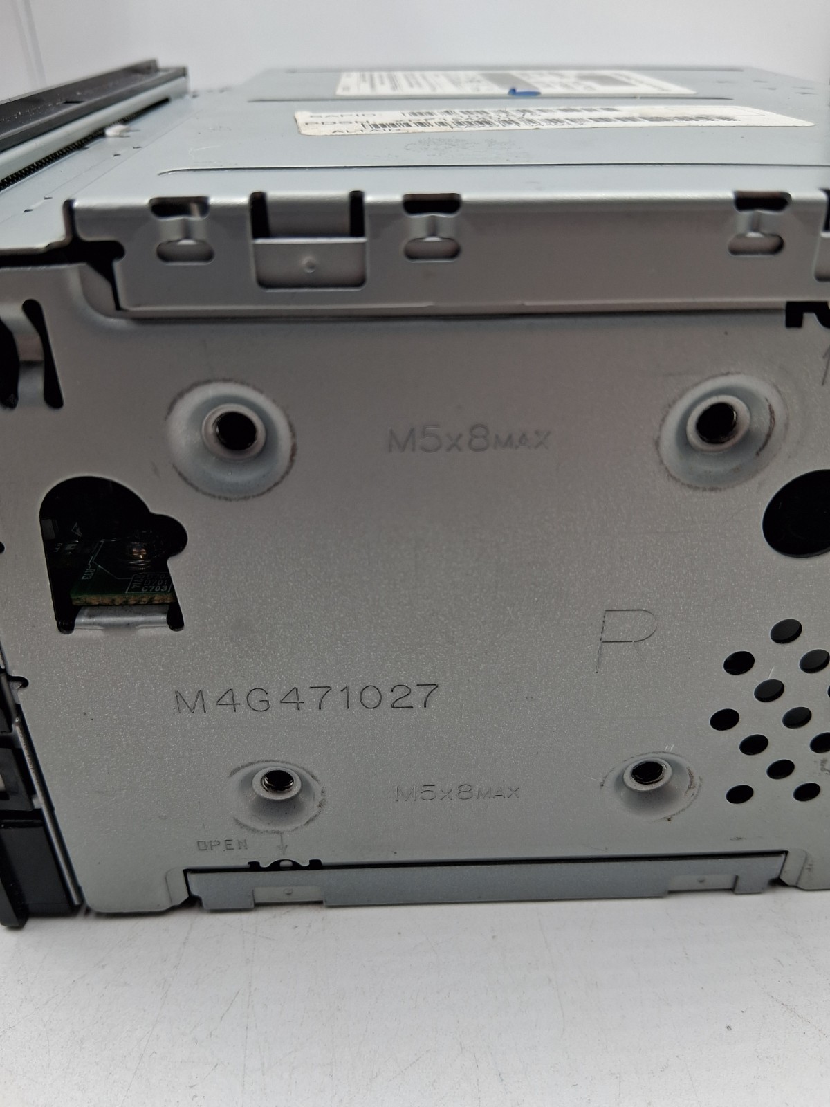 05 – 07 Nissan Frontier & Xterra Radio Cd Changer Player 28185 ZP70A