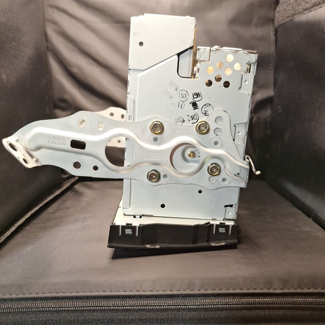 lexus 86120-AA040 Fujitsu 122000-3210D101 Radio with mounting bracket Head unit