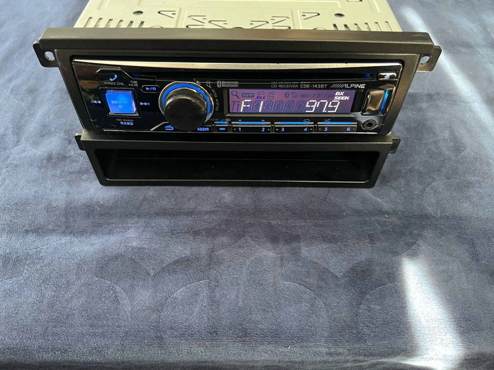 ⭐️ Pre-Owned,TESTED⭐️ Alpine BT|CD|AM/FM|USB-(CDE-143BT)