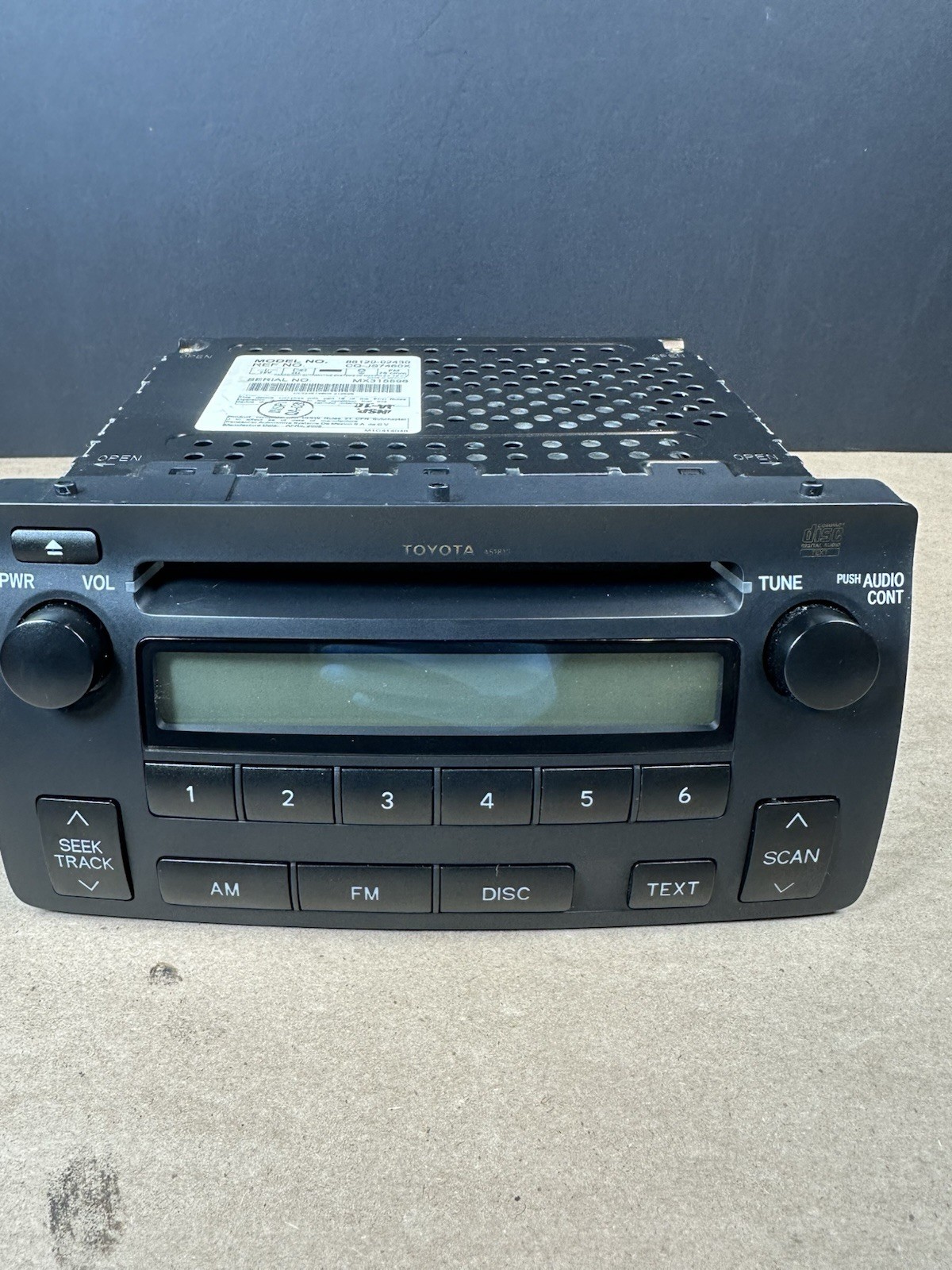 Toyota AM FM Radio CD Player 86120-02430 Ships Fast!