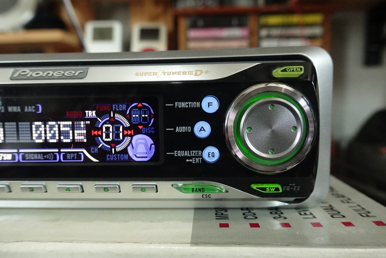 Pioneer DEH-P5750MP. CD/Fm/Aux. New With Open Box.