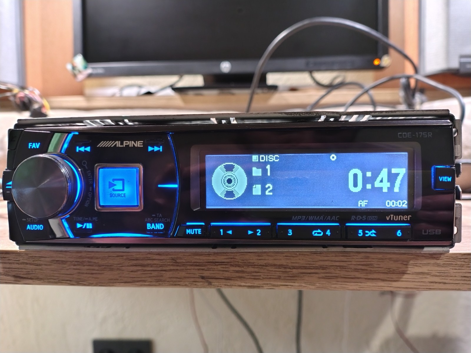 Alpine CDE-175R Car Stereo Mobile Media Station Fully Working Great Shape