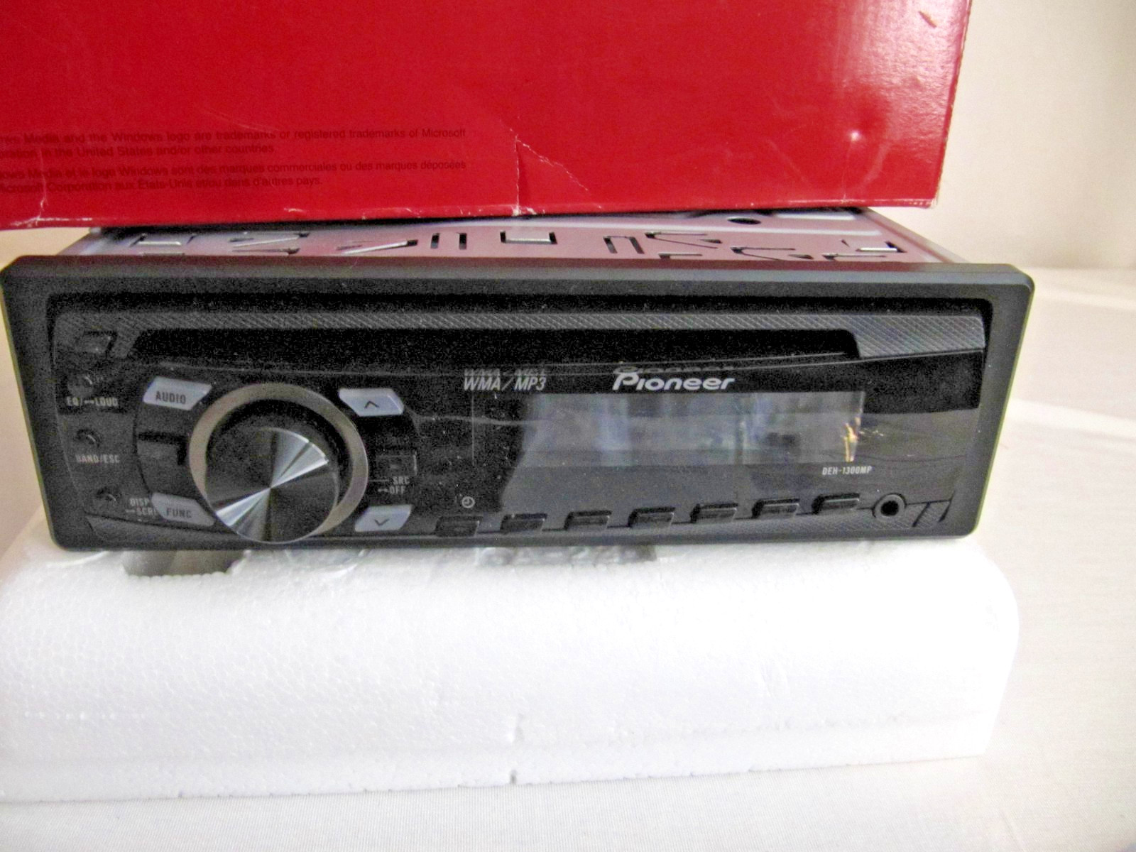 Pioneer DEH-1300MP In-Dash AM/FM Radio CD Player Aux Receiver