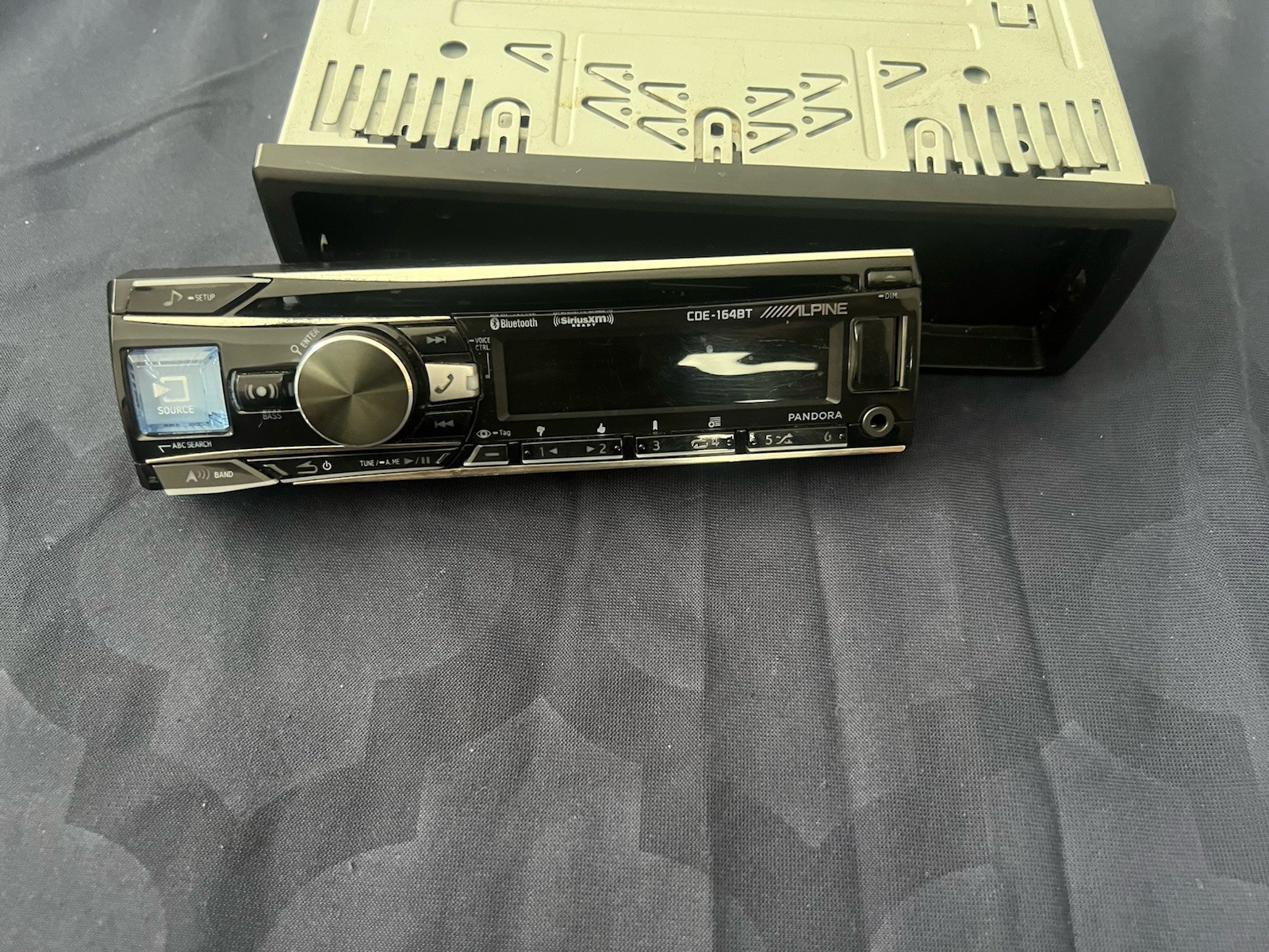 ⭐️Pre-Owned,TESTED⭐️ Alpine BT|CD|AM/FM|USB-(CDE-164BT)