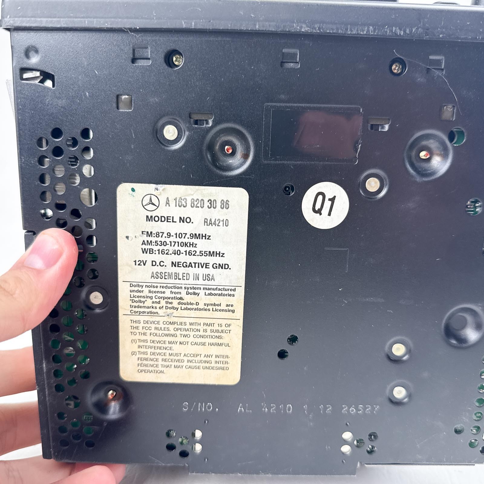 MERCEDES-BENZ RA4210 ML-Class Navigation GPS Radio LCD Display CD FOR PARTS