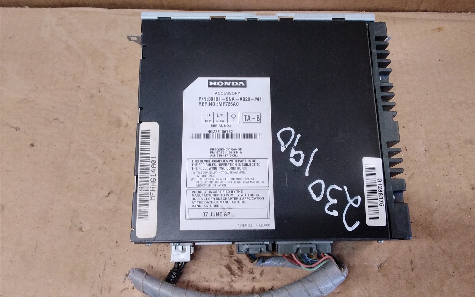 2007 HONDA CIVIC LX AM/FM/CD/MP3 RECEIVER FACE ID-2AE0 CODE-63411