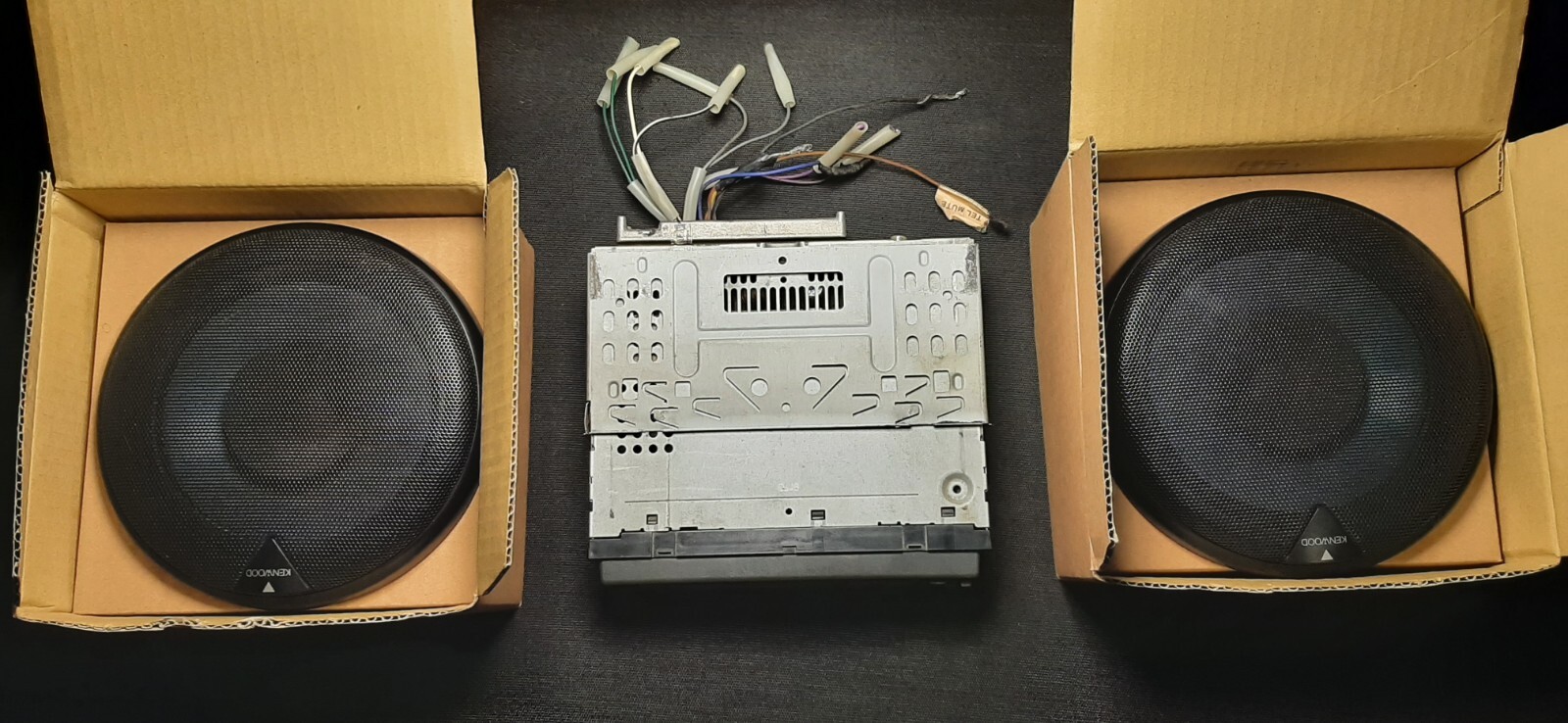 Vintage cassette receiver Kenwood KRC – 277 and two speakers Kenwood KFC – 1656