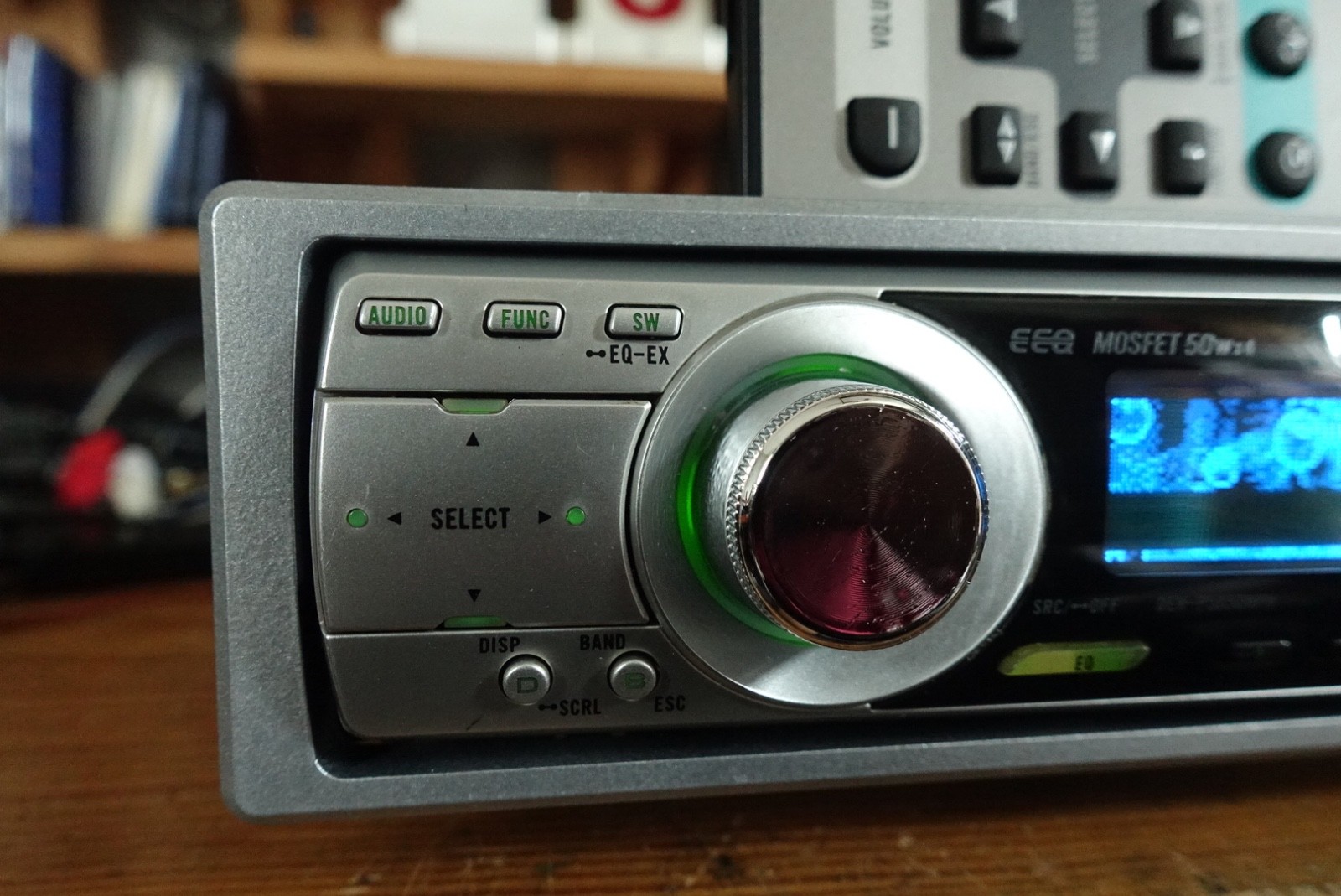 Pioneer DEH-P5850MPH. CD Player In Dash Receiver.Aux-Bluetooth. US Fm Tuner.