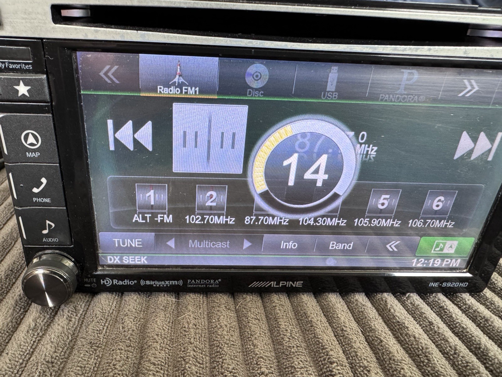 ALPINE INE-S920HD Navigation Touchscreen Bluetooth Apple Android Play Radio