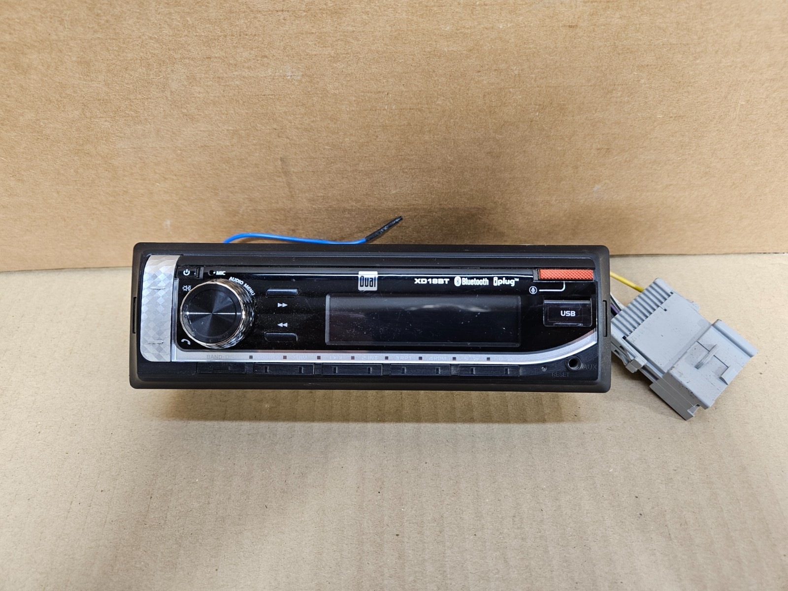 DUAL Bluetooth Radio XD18BT