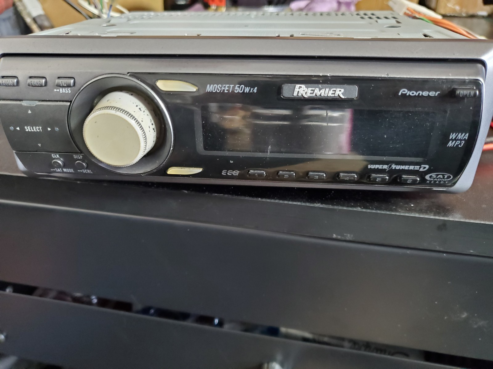 Pioneer Premier DEH-P480MP Old School Single Din Car Stereo (CD PLAYER)