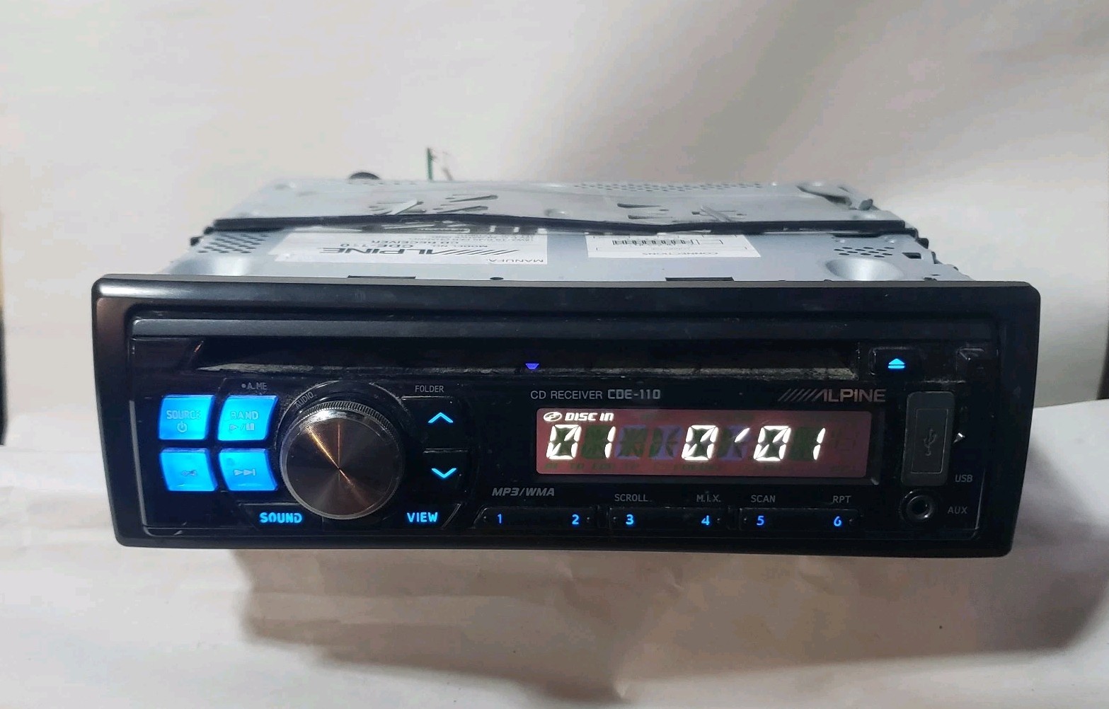 Alpine CDE-110 Receiver MP3/WMA/CD Aux USB Audio Deck Car Sereo Detachable Face
