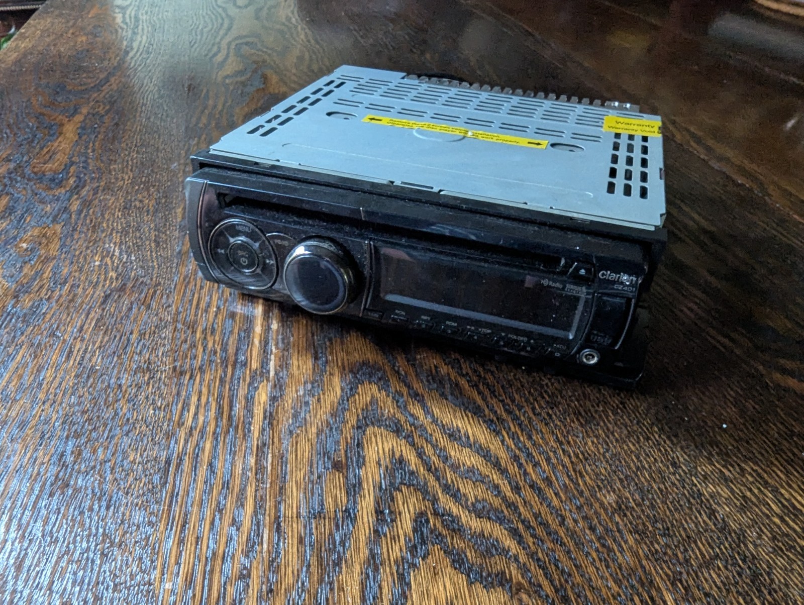 Clarion CZ-401 CD/MP3/USB Car Stereo 2010 Untested