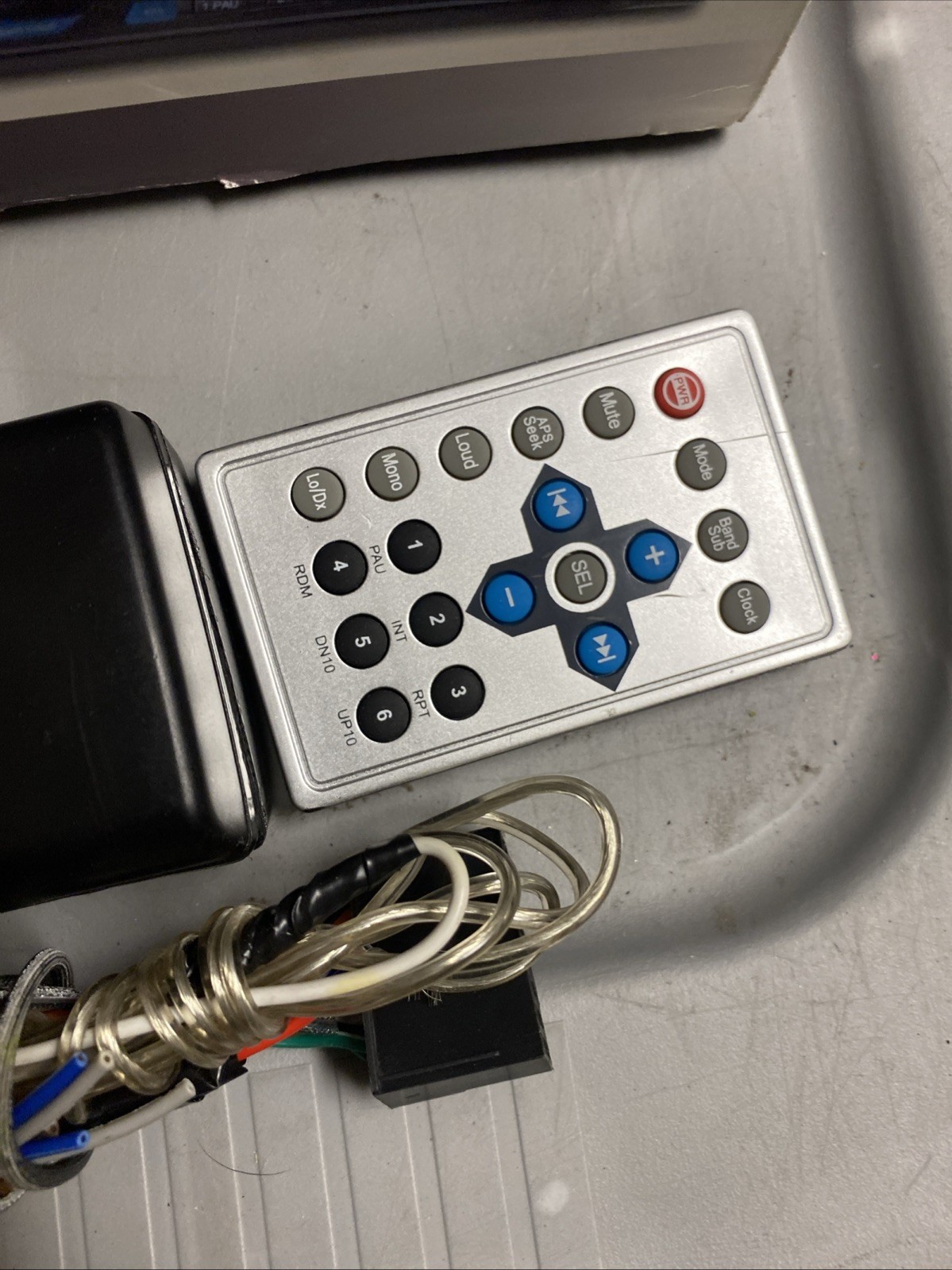 SoundXtreme ST MP8310 Car AM FM CD MP3 Receiver Vtg 2006 Box Remote Faceplate