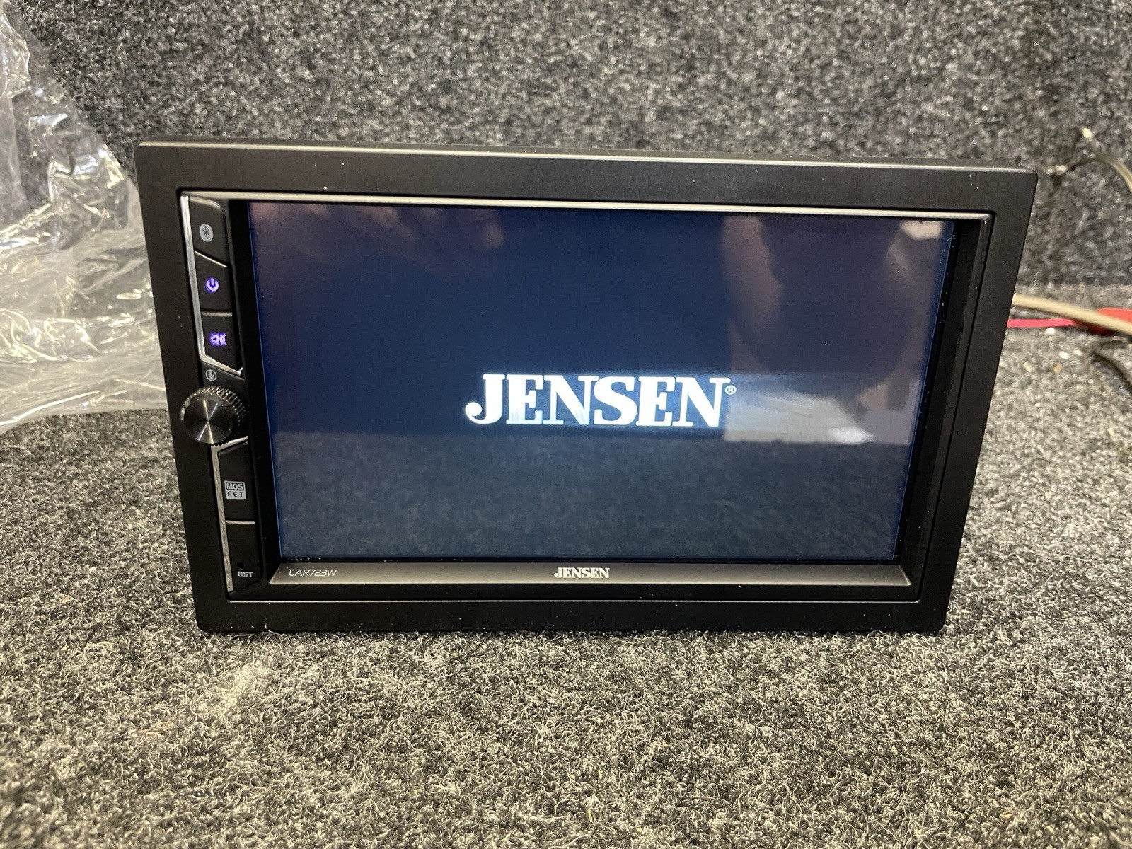 Jensen CAR723W 7″ w/ Harness BT Mic Android Auto & Carplay 4 Parts Or Repair