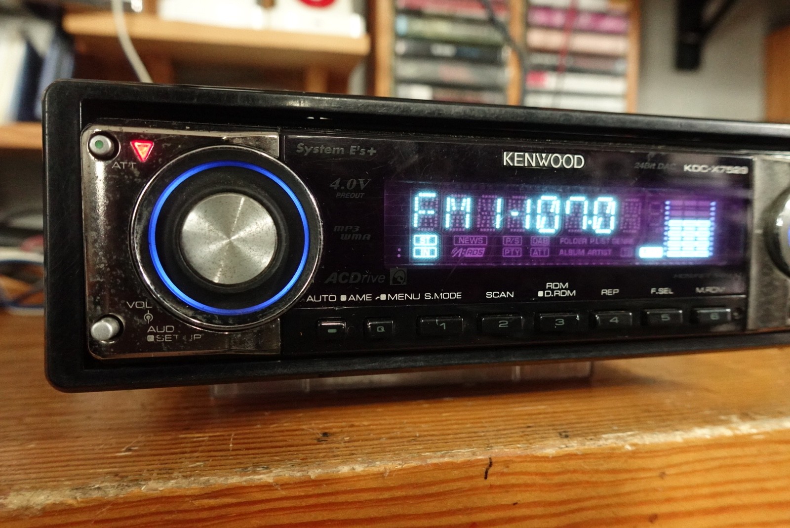 Kenwood KDC-X7529. CD/Fm108/Bluetooth player.