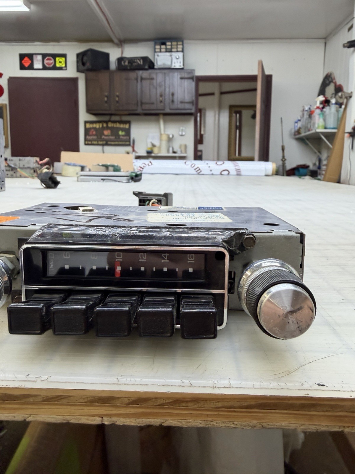 Vintage General Motors Car Radio DELCO GM AM Push Button 1960-70’s