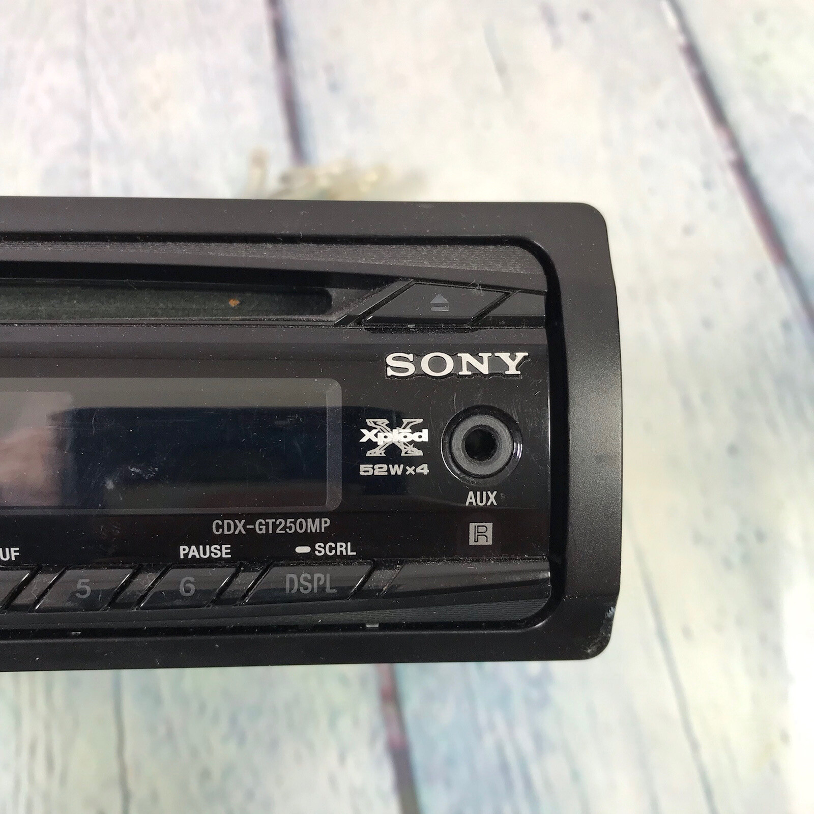 Sony CDX-GT250MP Car FM/AM Radio CD Player Detachable Faceplate w Trim Untested