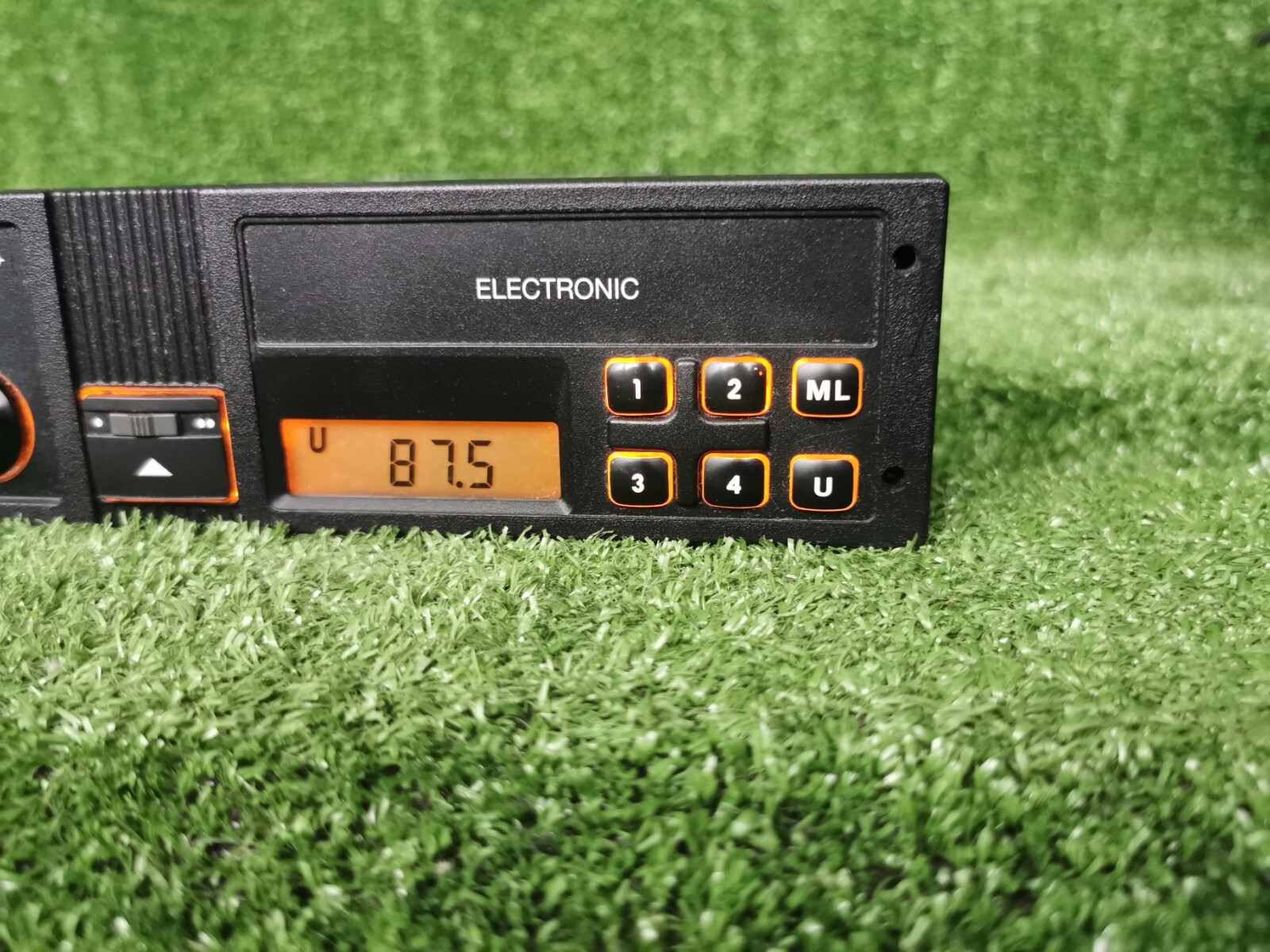 Grundig Me100 Grundig Me100b Opel Me100 Opel Me100b Me 100 B Original Car Radio