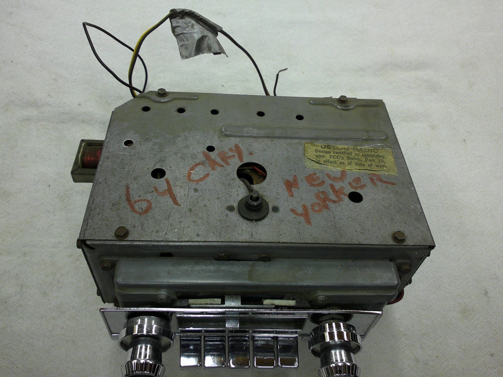 1964 NEW YORKER AM FM RADIO OEM USED CHRYSLER