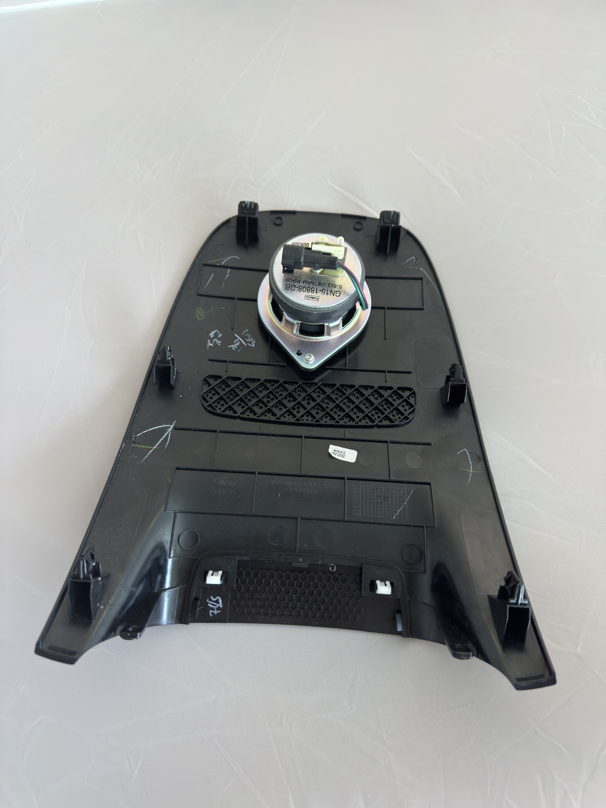 Ford EcoSport 2018 2019 2020 Centrer Trim Dash Cover with Speaker GN15N046B74DB