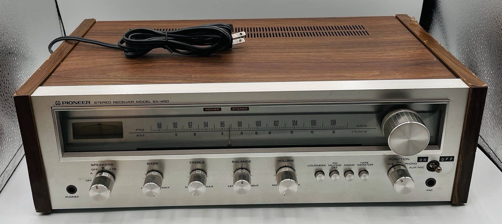 Pioneer SX-450 15-watt per channel Solid-State AM/FM Stereo Receiver- Tested
