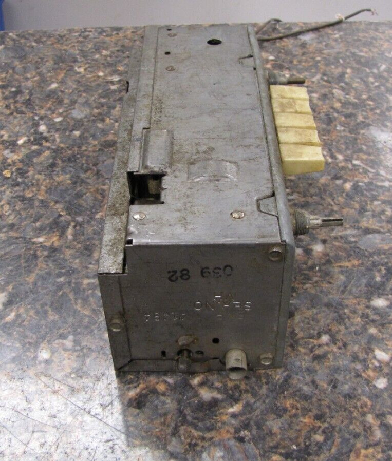 Vintage 1960-1961 Mopar 109 Car Radio – BN66