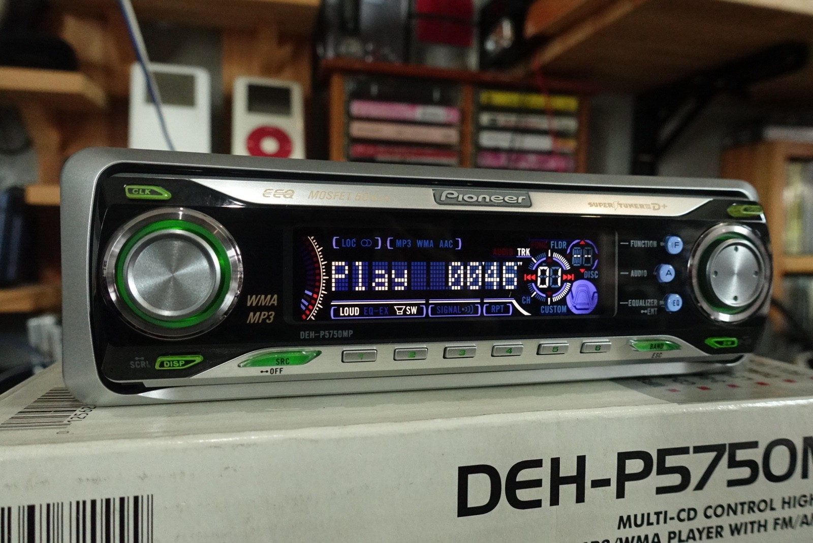 Pioneer DEH-P5750MP. CD/Fm/Aux. New With Open Box.
