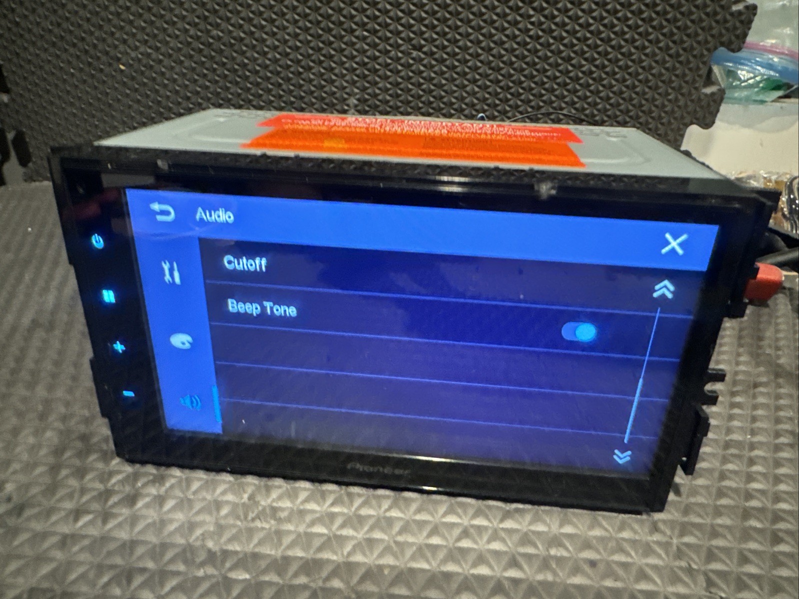 Pioneer DMH-130BT Double-DIN Bluetooth 6.8″ Touchscreen Digital Media Receiver