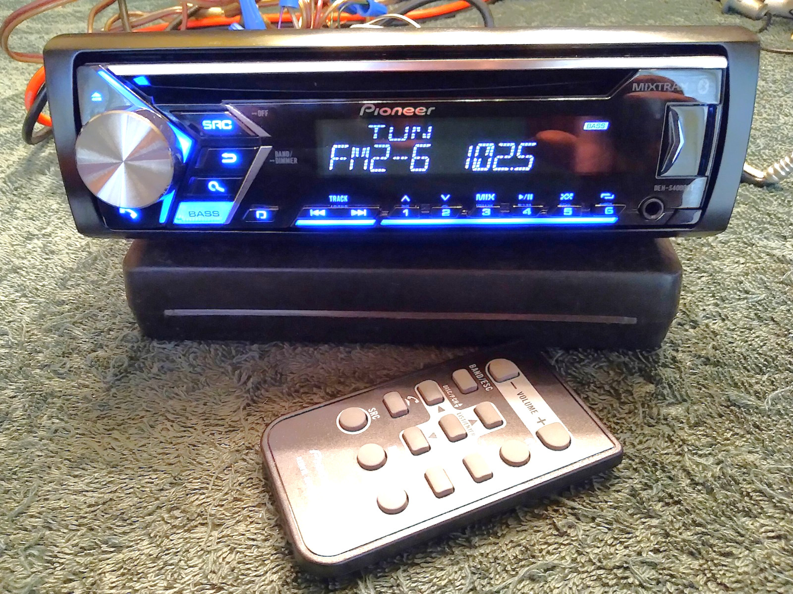 Pioneer DEH-S4000BT, Bluetooth CD /MP3/ USB, Receiver, 200 watts,