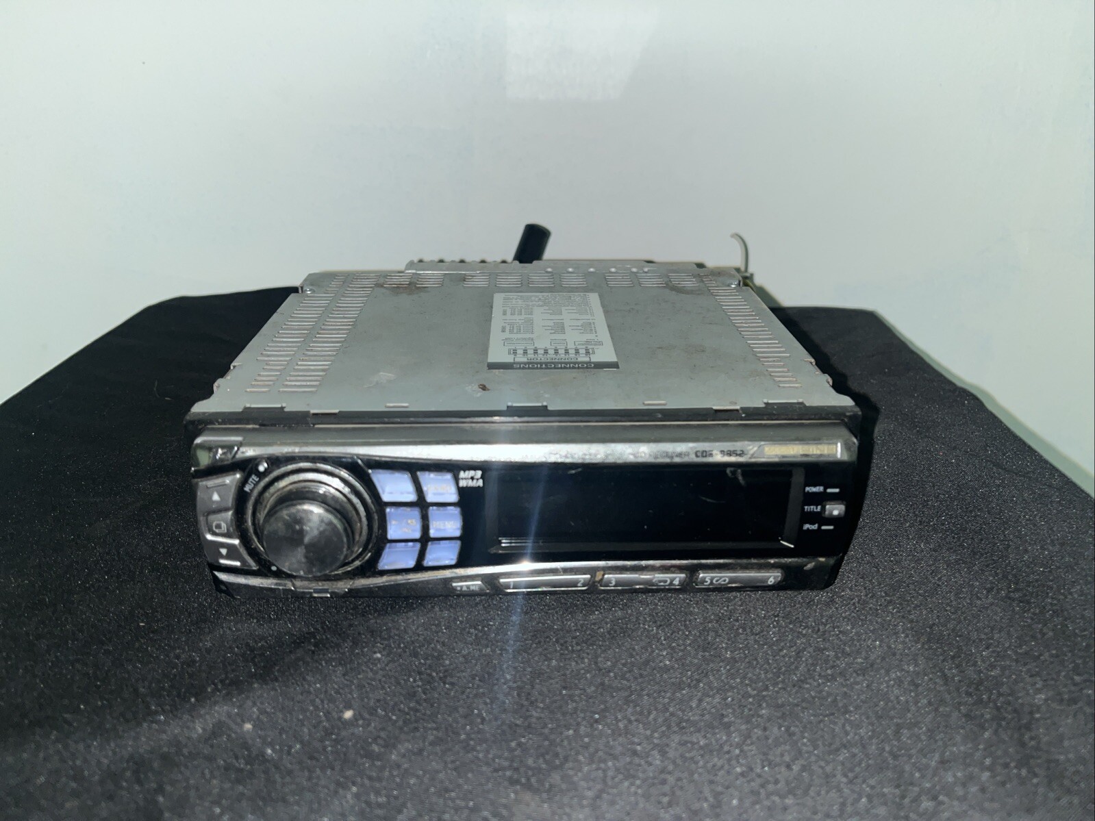 Alpine CDE-9852 CD Player In Dash Receiver