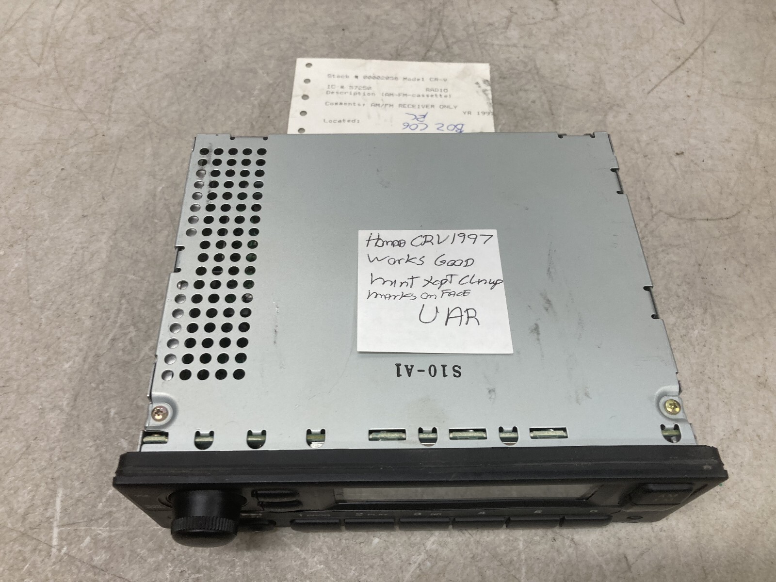 Honda crv CR-V AM FM Radio Stereo OEM 39100-S10-A110-M1