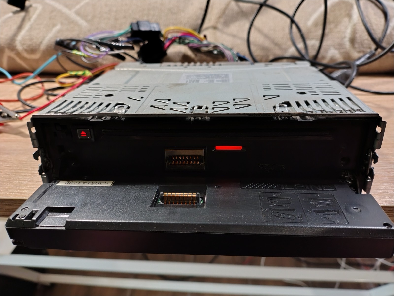 Alpine CDE-175R Car Stereo Mobile Media Station Fully Working Great Shape