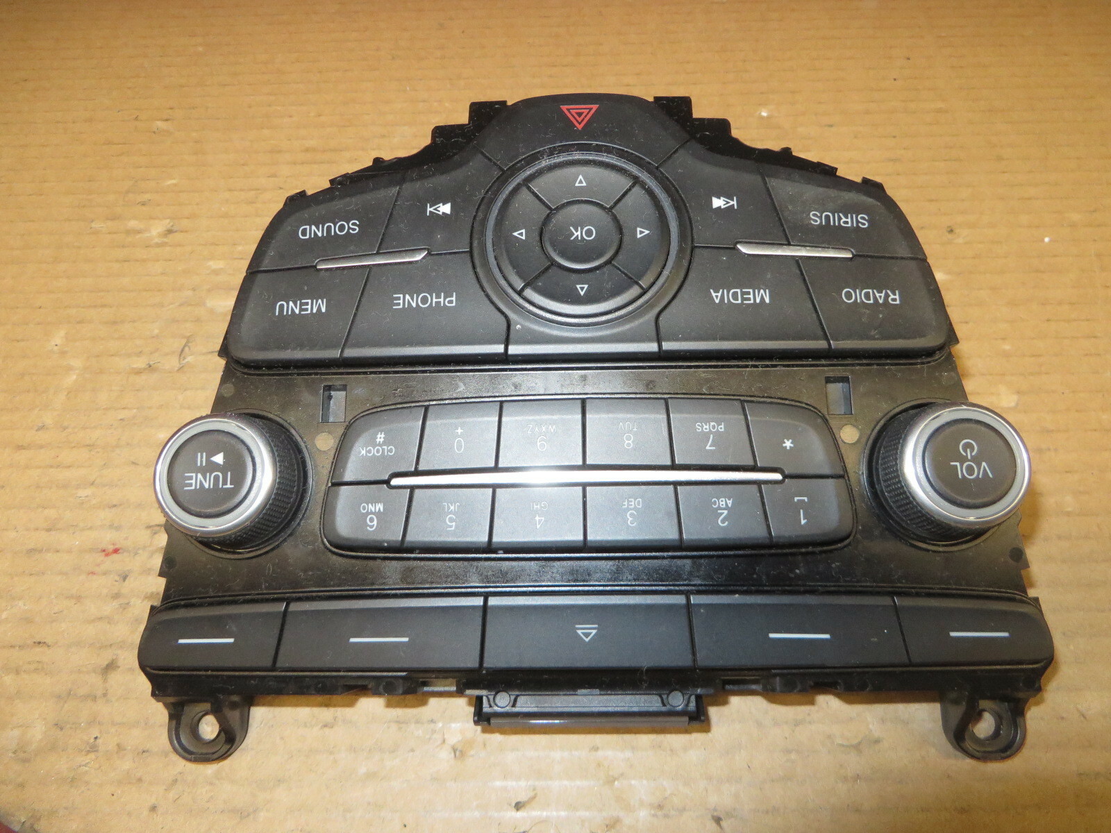 FORD FOCUS EDGE RADIO AUDIO AM FM CD FACTORY DASH UNIT OEM # F1ET18K811KD