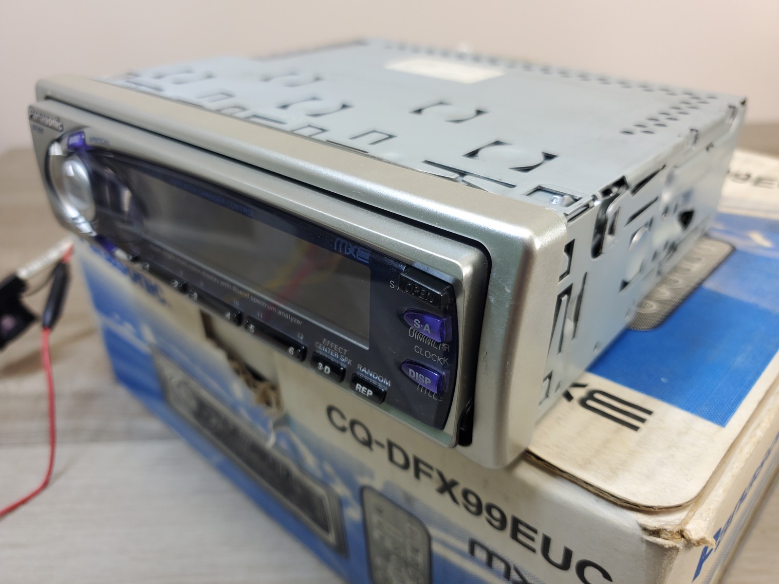 Panasonic CQ DFX-99EUC 5volts car cd player eq spectrum analyzer radio