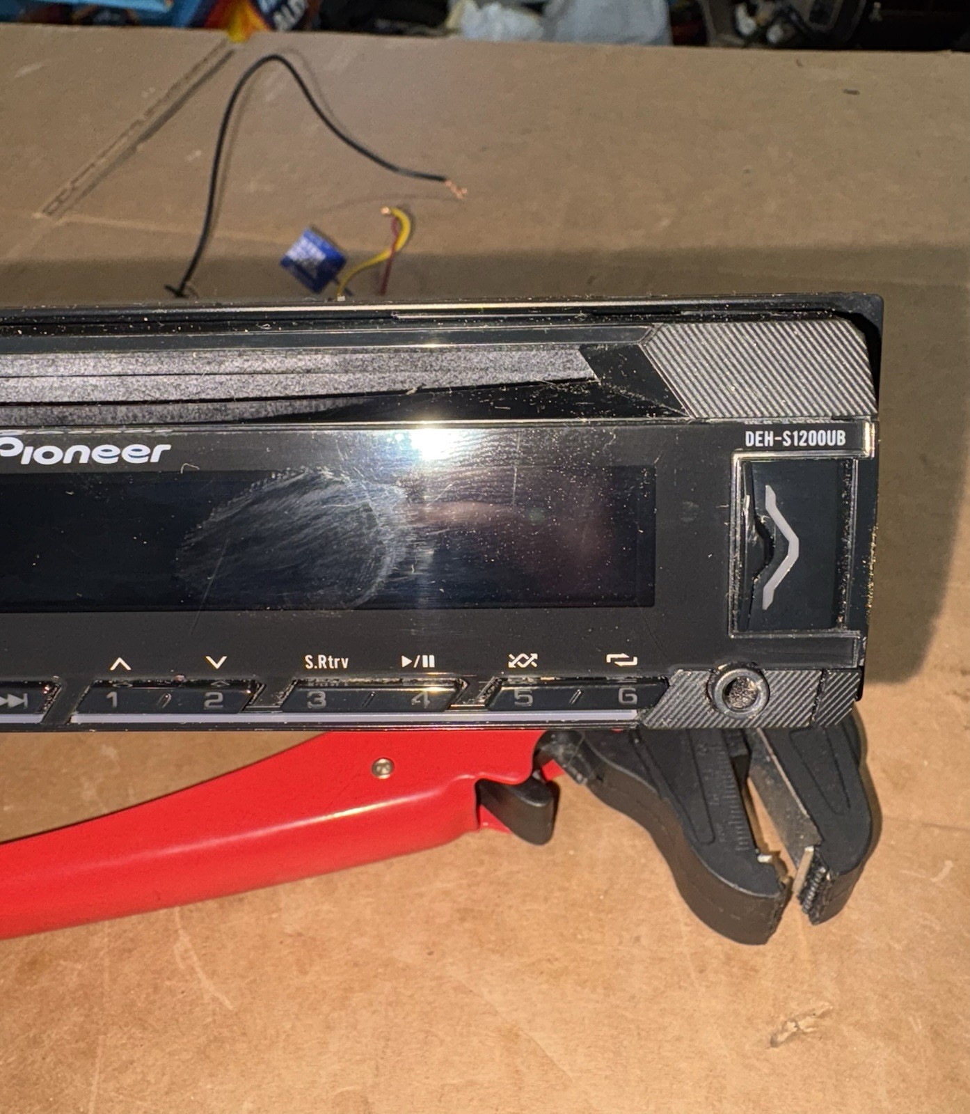 Pioneer DEH-S1200UB Single Din CD Receiver W/ USB/AUX Inputs,Android Compatible