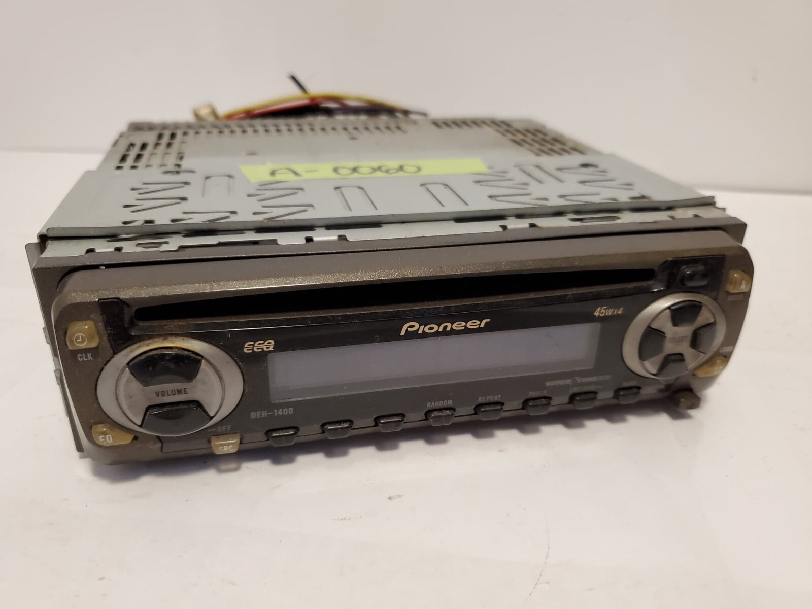 Pioneer car’s radio DEH-1400 Used AM/FM CD Player – (A-0060)
