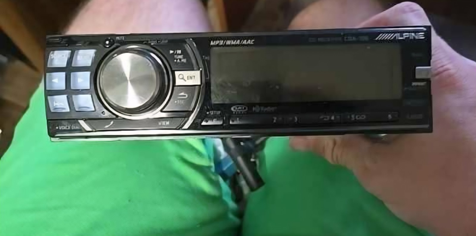 Alpine CDE-9852 CD Player In Dash Receiver