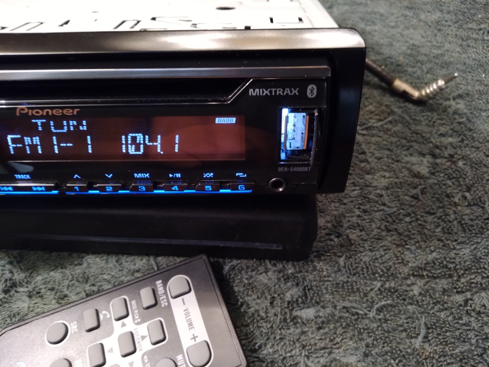 Pioneer DEH-S4000BT, Bluetooth CD /MP3/ USB, Receiver, 200 watts,