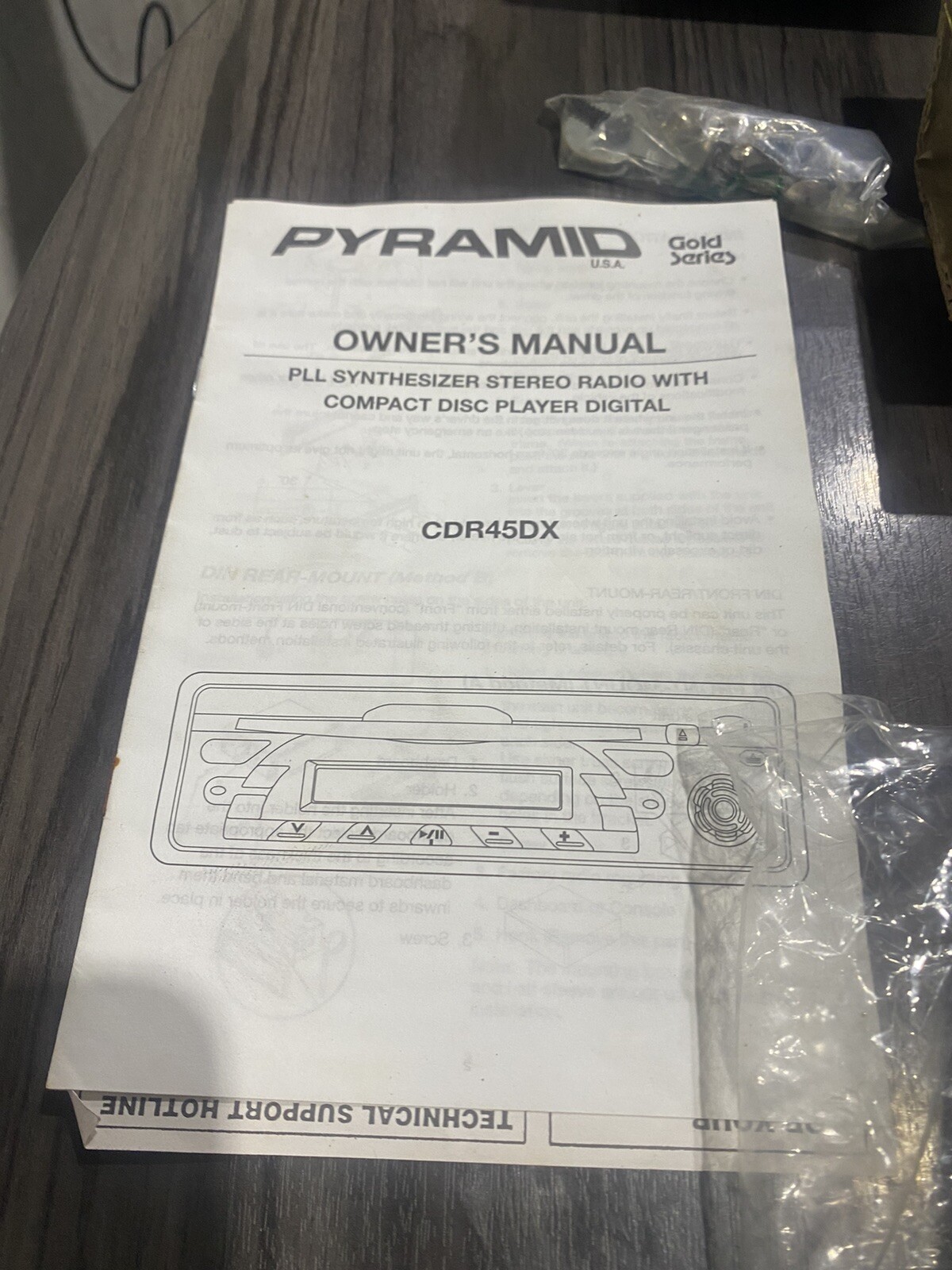 Vintage Pyramid Car Stereo In Dash AM/FM MPX CD Player/ CDR45KIT