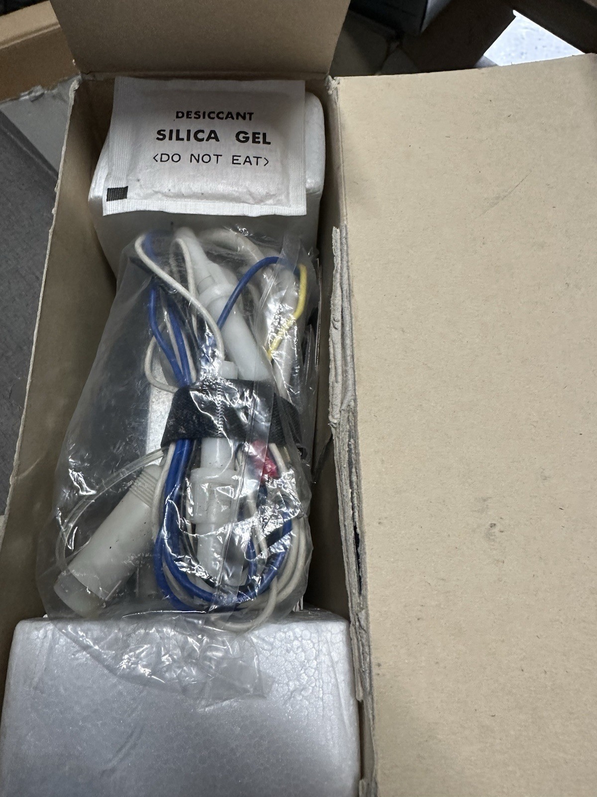 Clarion 9300TB Stereo And 400II Amp