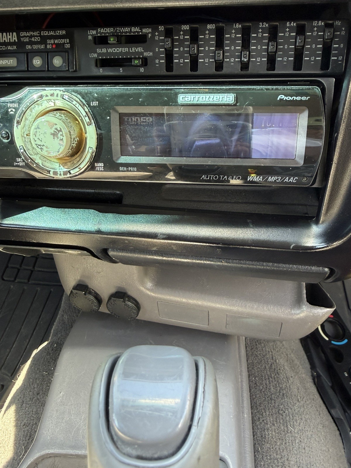 FOR PARTS or FIX. Pioneer DEH-P810 Carrozzeria CD player Bluetooth. NO RETURN