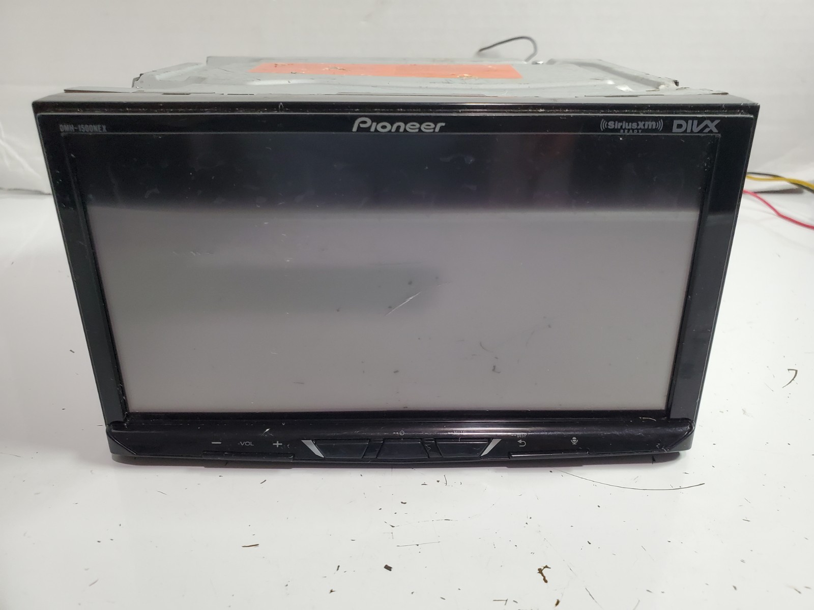 Pioneer DMH-1500NEX Digital Media Receiver with 7″ Display – Scratch On Screen