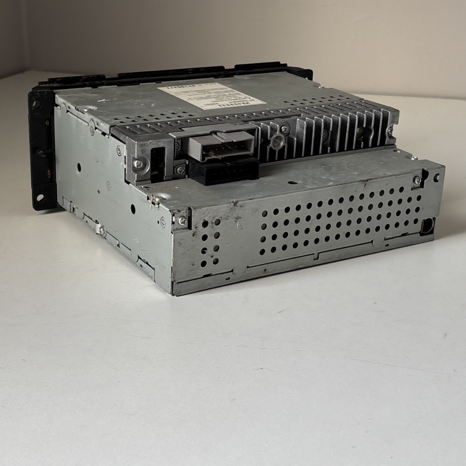 2001-2005 Dodge Stratus Chrysler Sebring 4 Disc CD Player Radio OEM MR459823