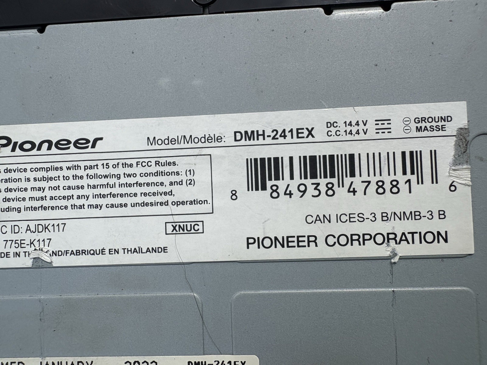 Pioneer DMH-241EX 6.2″ Touchscreen Digital Media Receiver