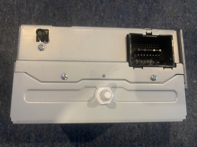 GM OEM Audio Equipment Radio Receiver AM-FM-XM-CD-MP3 P/N 22923804