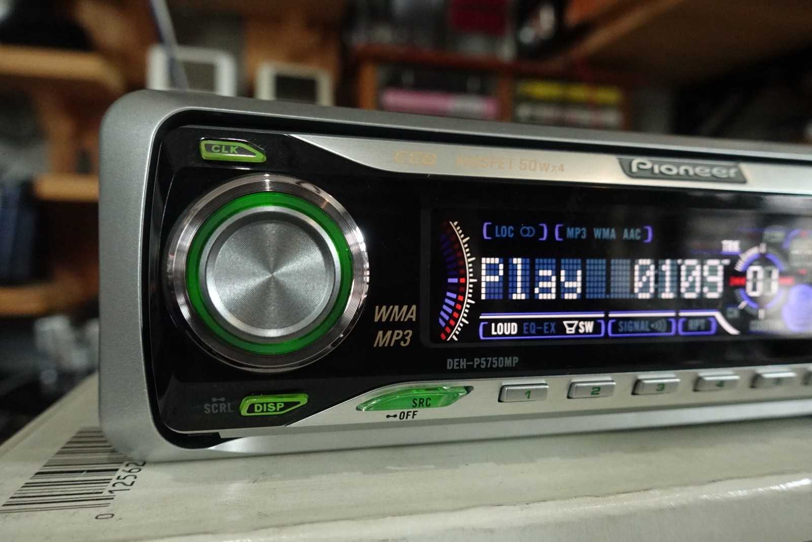 Pioneer DEH-P5750MP. CD/Fm/Aux. New With Open Box.